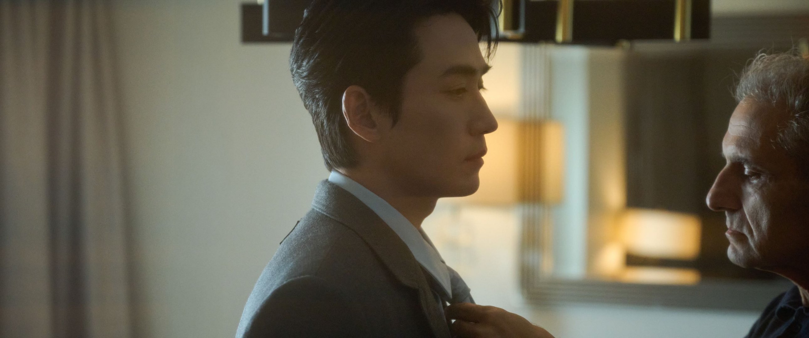 朱一龙入围VOGUEWORLD最佳穿着榜朱一龙以LV2026早春系列灰调西装造