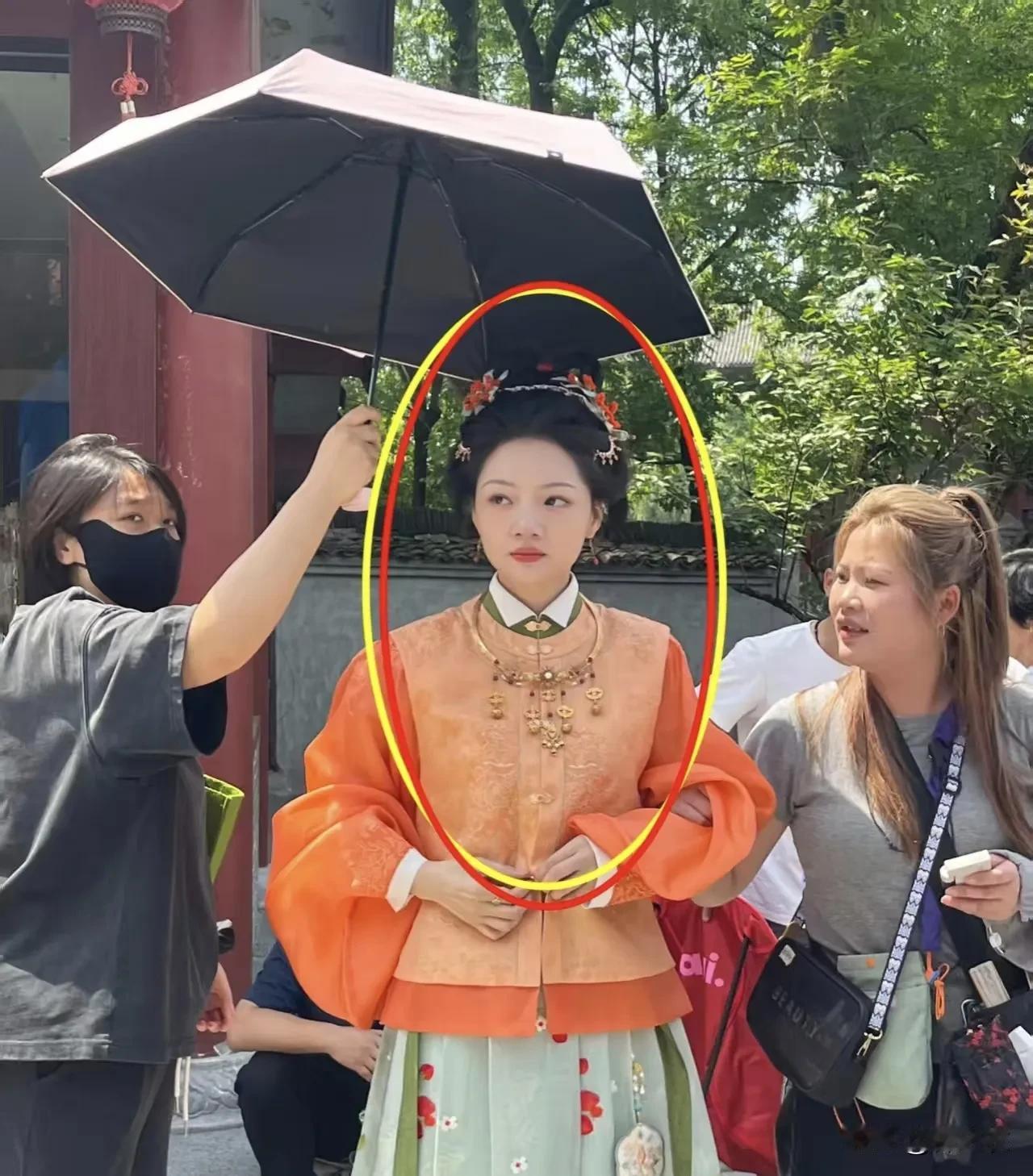 任敏侧面明明鼻梁很高的，正面看就好像有点，不高，感觉偶像剧是不是可能不太适合这个