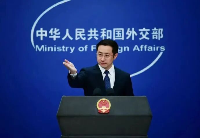 依靠中国工程师和基础设施环境发展起来的AI公司, 获得美国投资后突然与中国元素“切割”! 中方禁止外资收购Manus, 外交部表态→