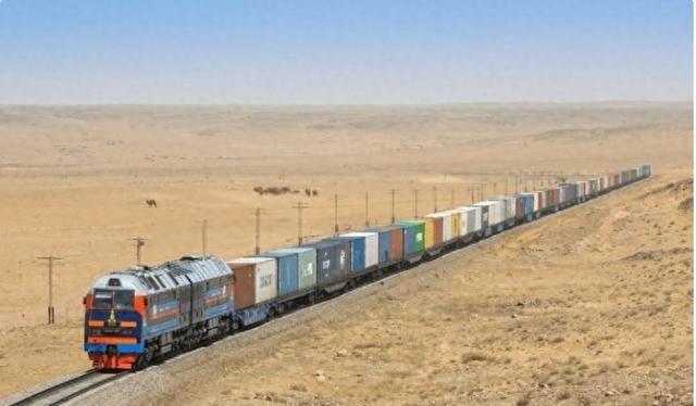 中方接受普京邀请，拖了10年，蒙古国终于想开，跨境铁路提上日程。中蒙甘其毛都