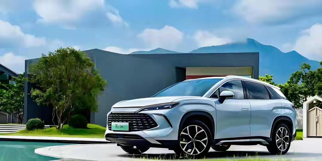 刚看到一个比亚迪唐车主晒保单，第三年保费3400块。先别急着说便宜。你知道202