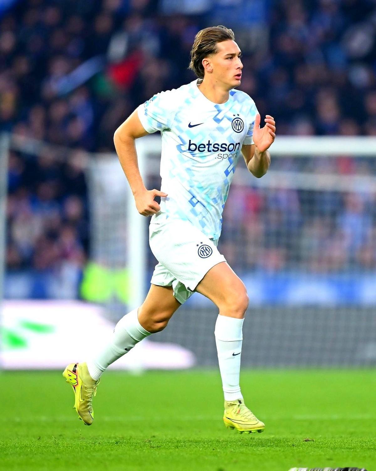 国米这宝贝疙瘩，给再多钱也不卖。最近皮奥·埃斯波西托的转会传闻终于消停了。他