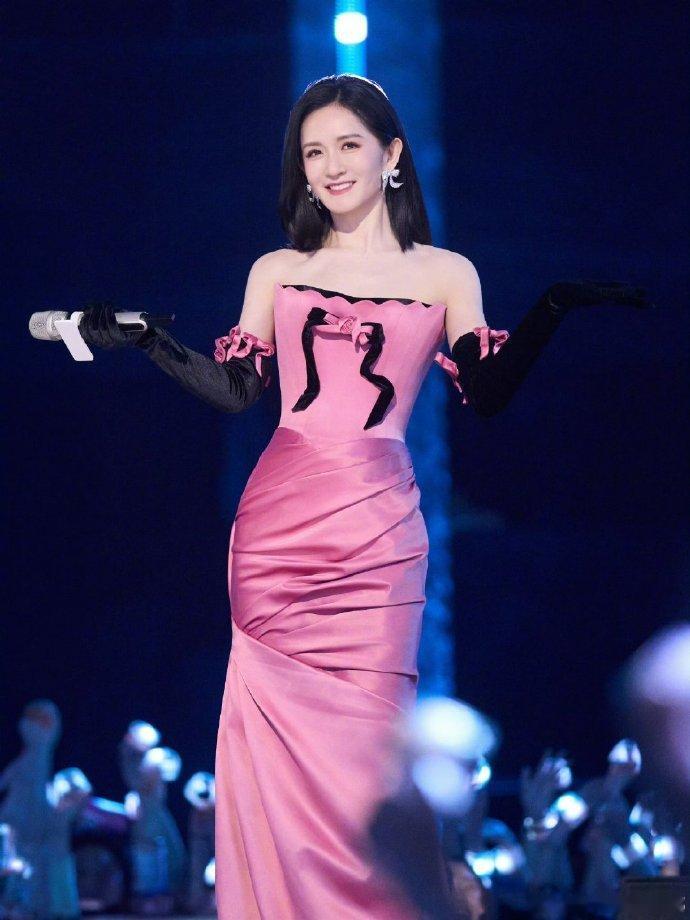 谢娜谢娜在浪姐有多少title谢娜每季浪姐都有新身份乘风创始人重磅加持，立足舞