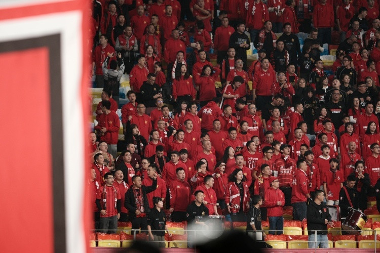 #超8000蓉城球迷远征上海#据记者宋承良报道，成都将有超过8000名的远征球