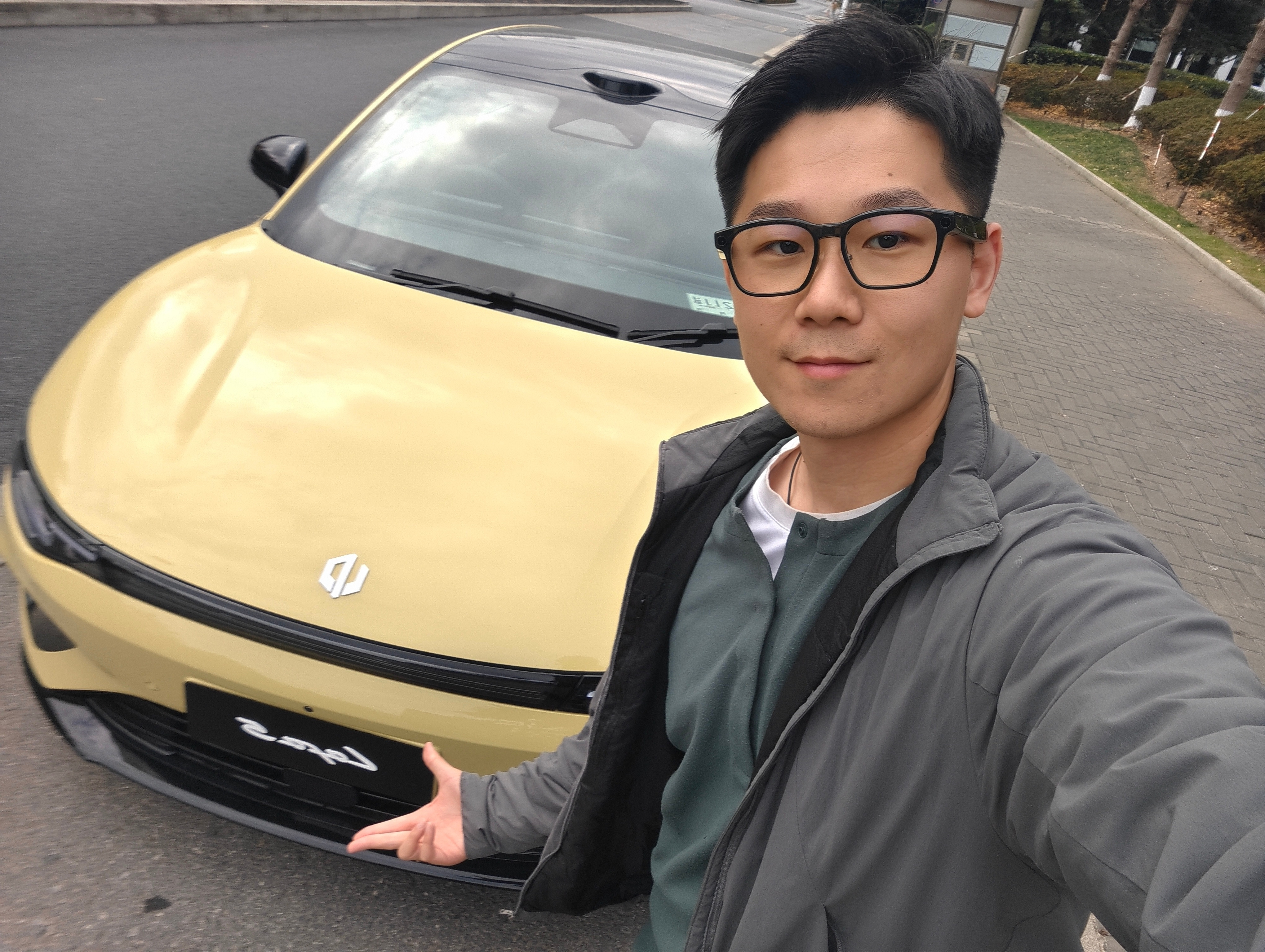 大佬们看新车，我开开lafa5就很快乐啦零跑lafa5新能源大牛说