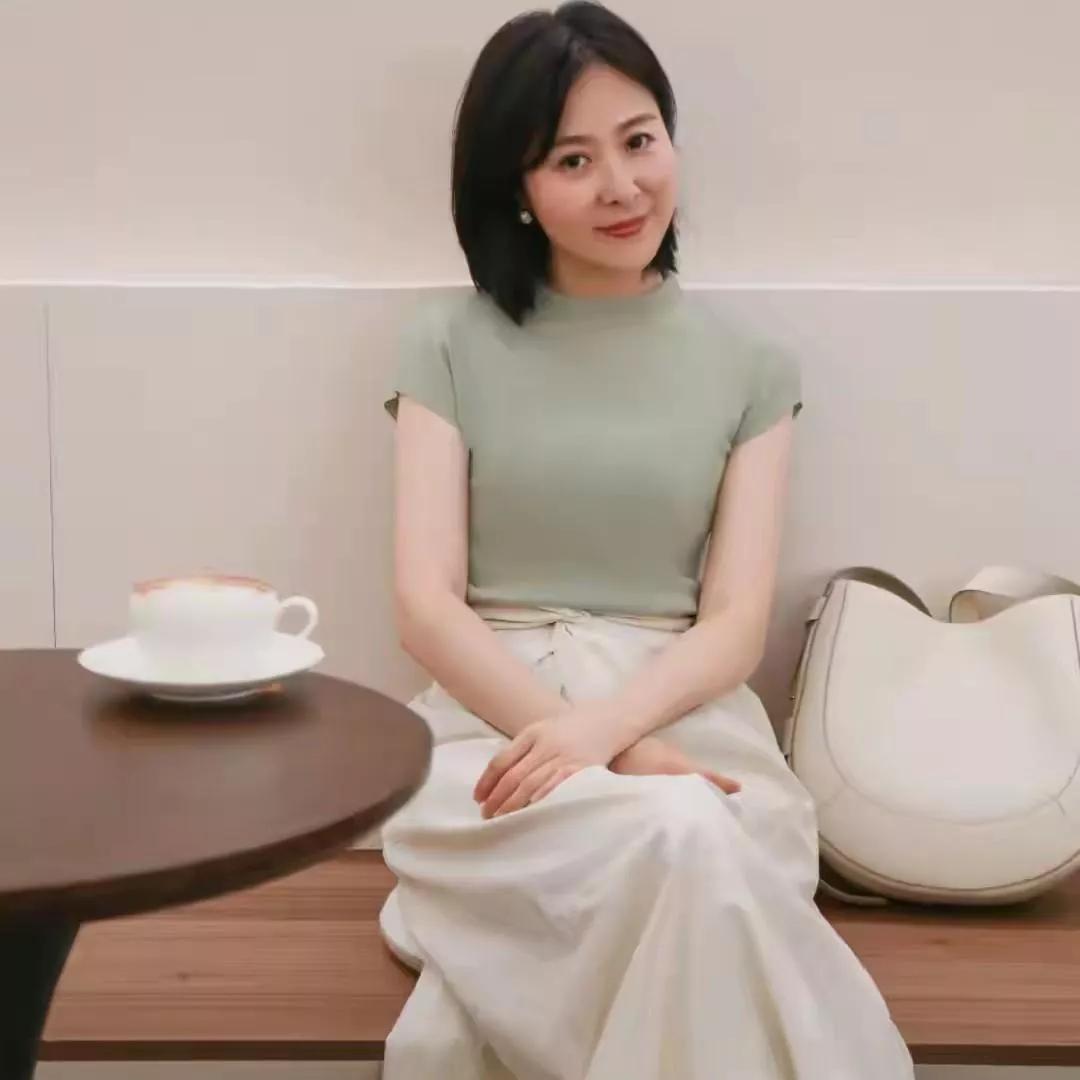 咖啡香中，静享时光，自在惬意。温柔咖啡时光咖啡带给的快乐心浓郁的咖啡唯美咖