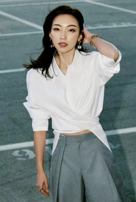 关于娱乐圈我又发现了一个真相，原来银幕上居然还有内娱董小姐，她就是饰演长安的