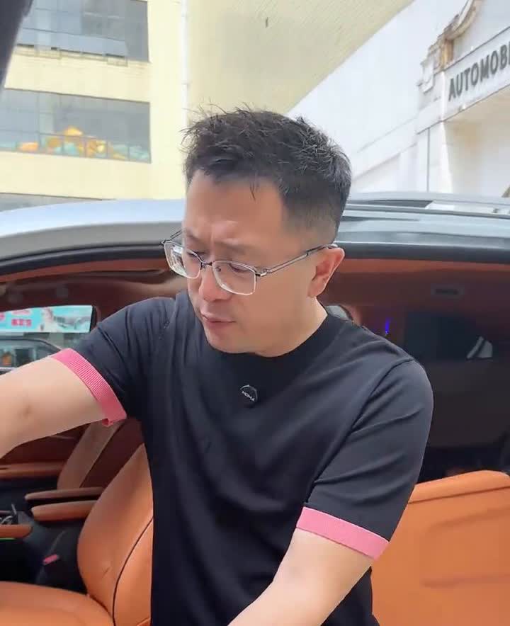 家用塞纳最省钱升级方案。家用丰田塞纳最省钱的升级方式就是这个方式，外观不用升