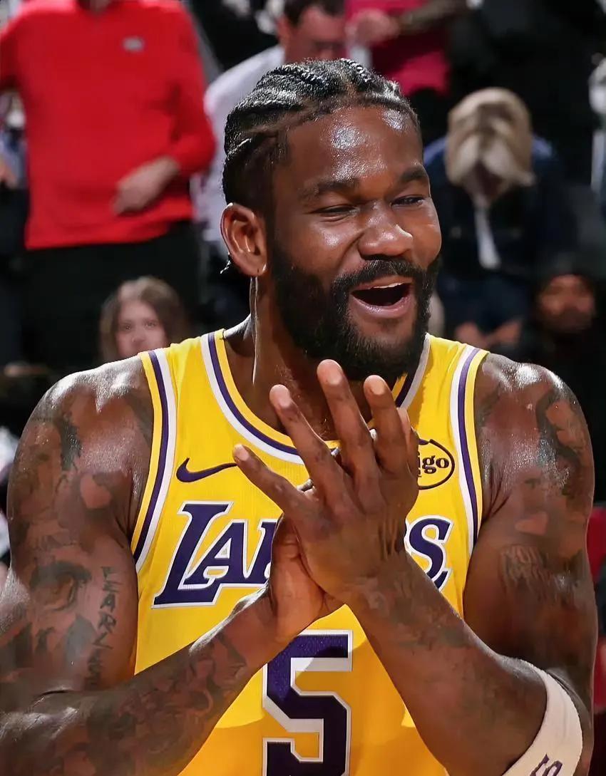 湖人要是季后赛真打森林狼艾顿可太重要了，艾顿本赛季对阵森林狼三场比赛，场均可以