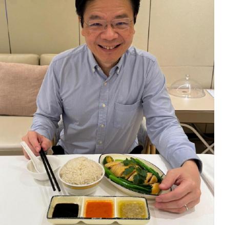 新加坡总理黄循财发文表示，自己去海南必须要尝一尝海南的文昌鸡，否则自己就白来了。