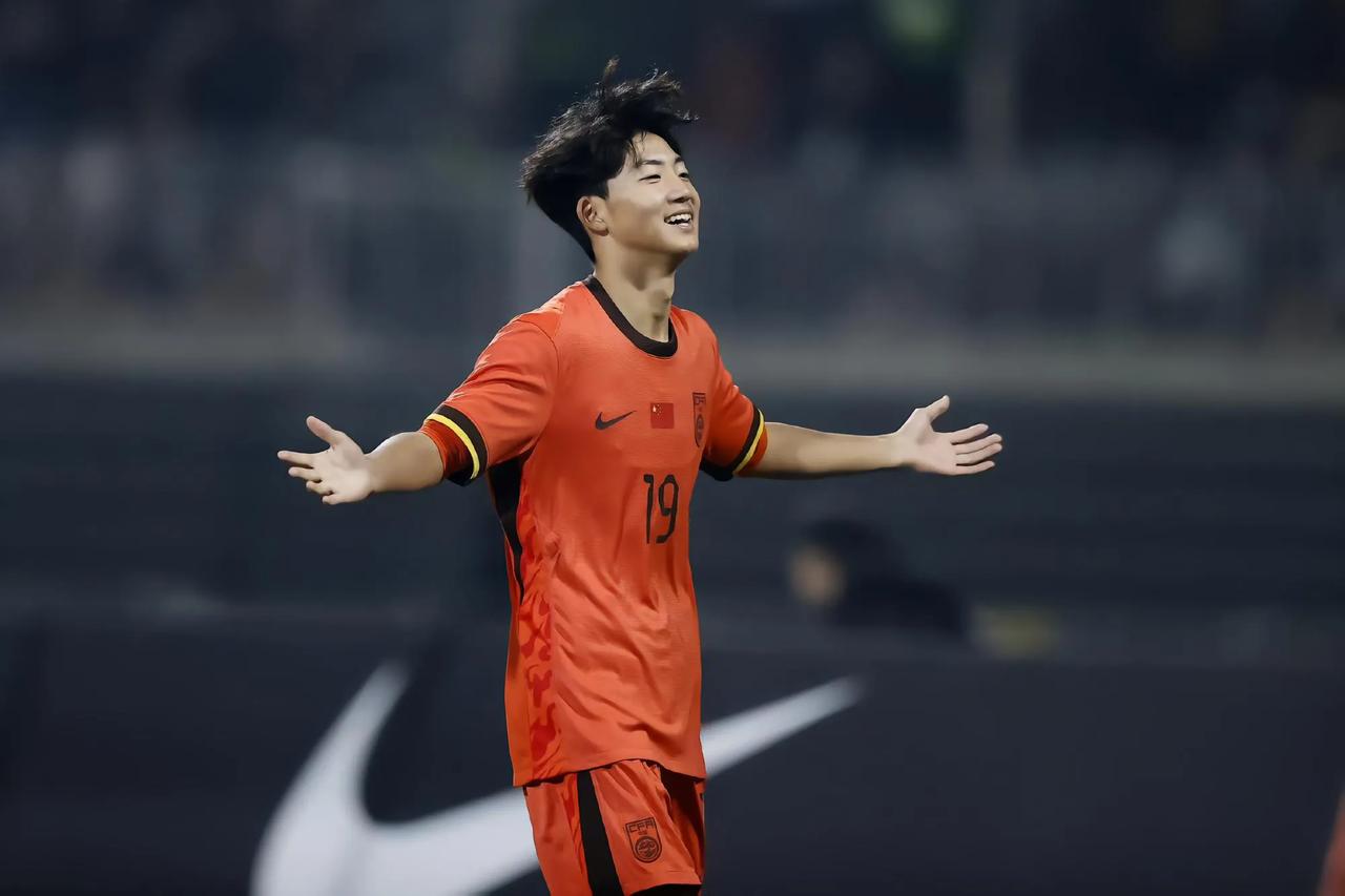 U17国足球员万项透露了此前两连败后球队的心理状况。在U17国足一胜两负惊险晋