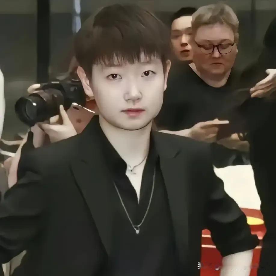 温州演唱会名场面：孙颖莎人未到、气场满分！顶流之间最高级的认可你有没有发现？