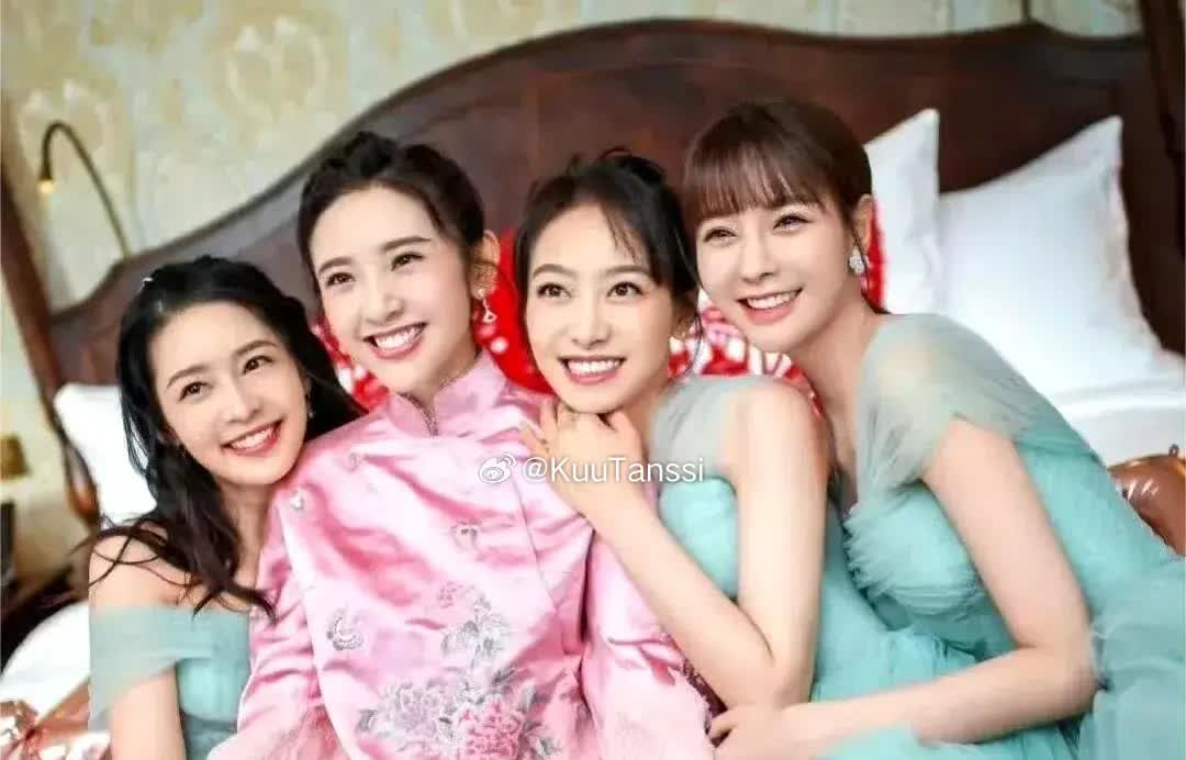 当年被全网嘲笑的唐艺昕伴娘团，如今都高攀不起到现在都没塌房的