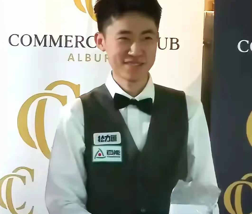雷神倒下，以不可思议的跪姿，毅然退出了我的赵心童二竞争，相比而言，吕昊天倒下的方