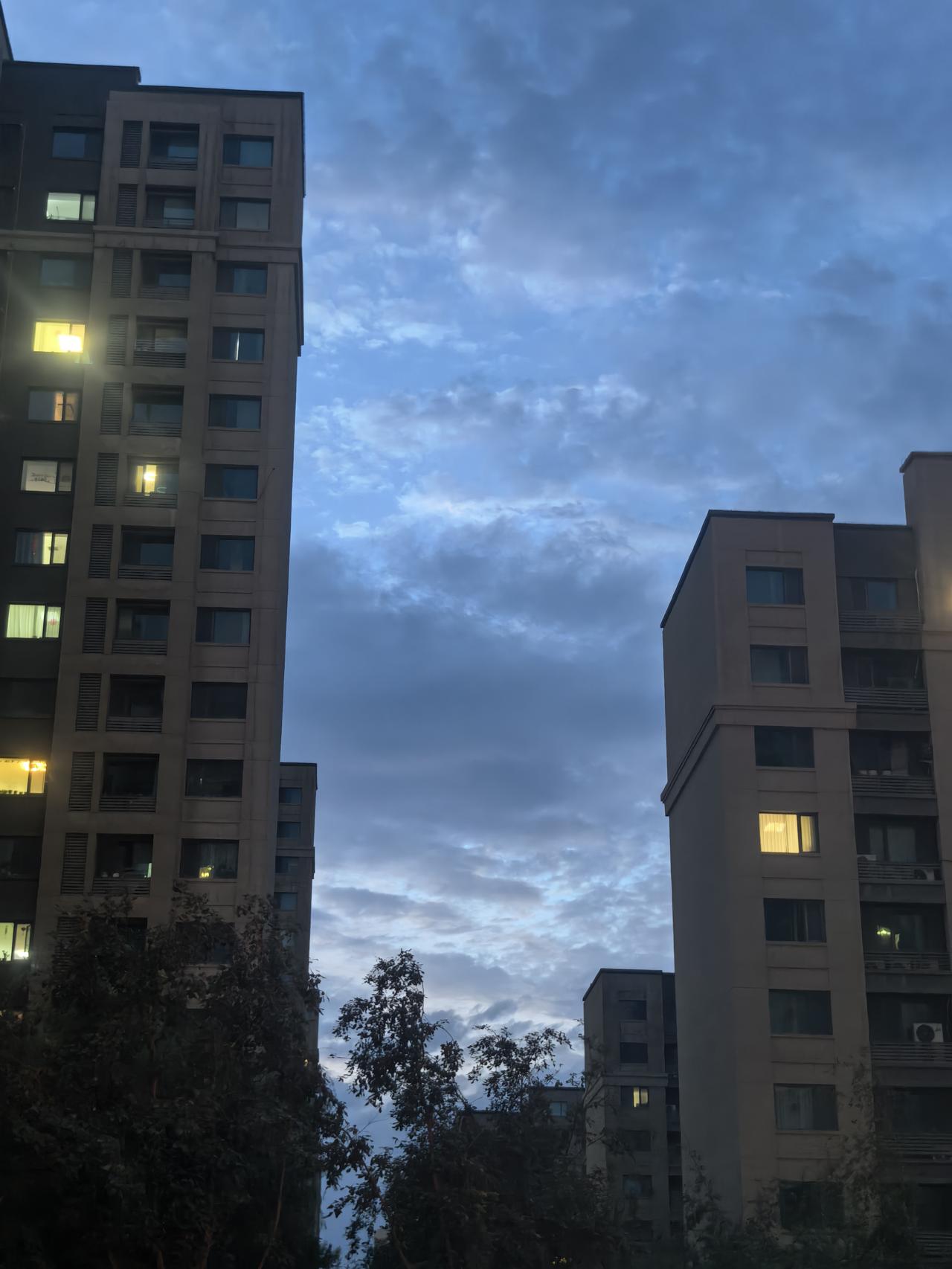 世间所有得失，早已暗中标好了价格很喜欢一句话：命运馈赠的所有礼物，早已在暗