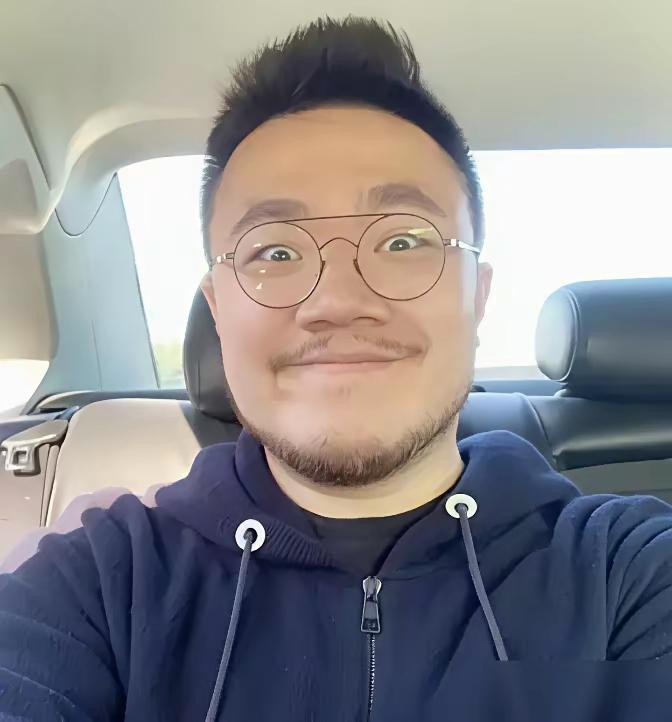 35岁巴图正式改姓宋，户口本英如镔改为宋巴图35岁，巴图改了户口本姓名，从