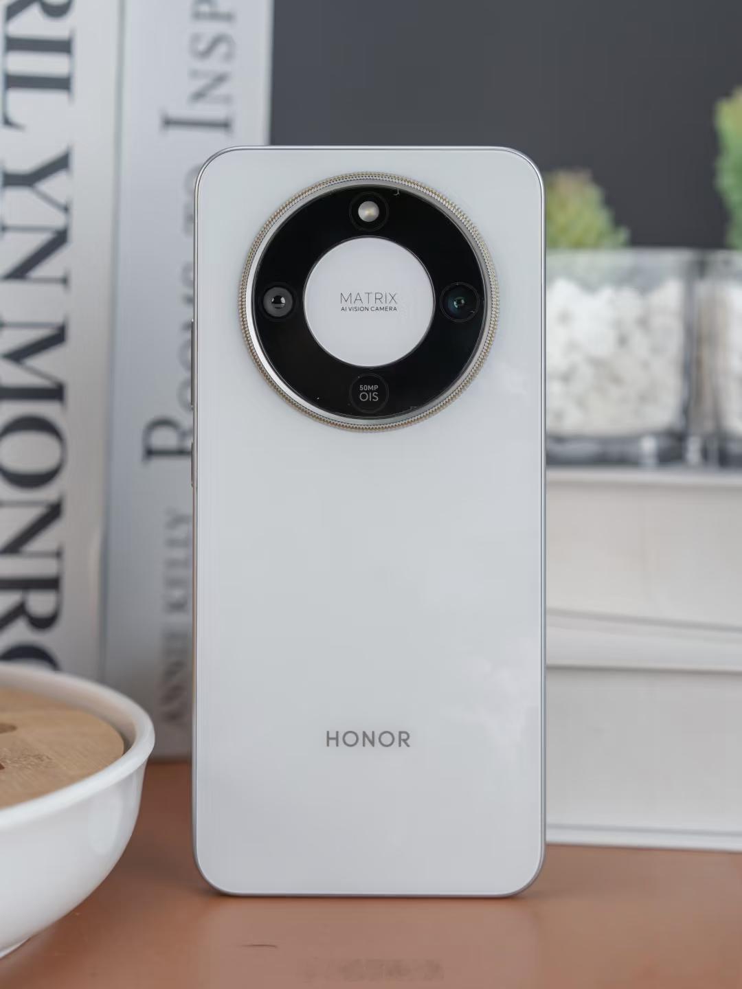 千元机或将消失当前千元机市场规模很庞大，也成就了如荣耀X系列等多款千万出货爆款