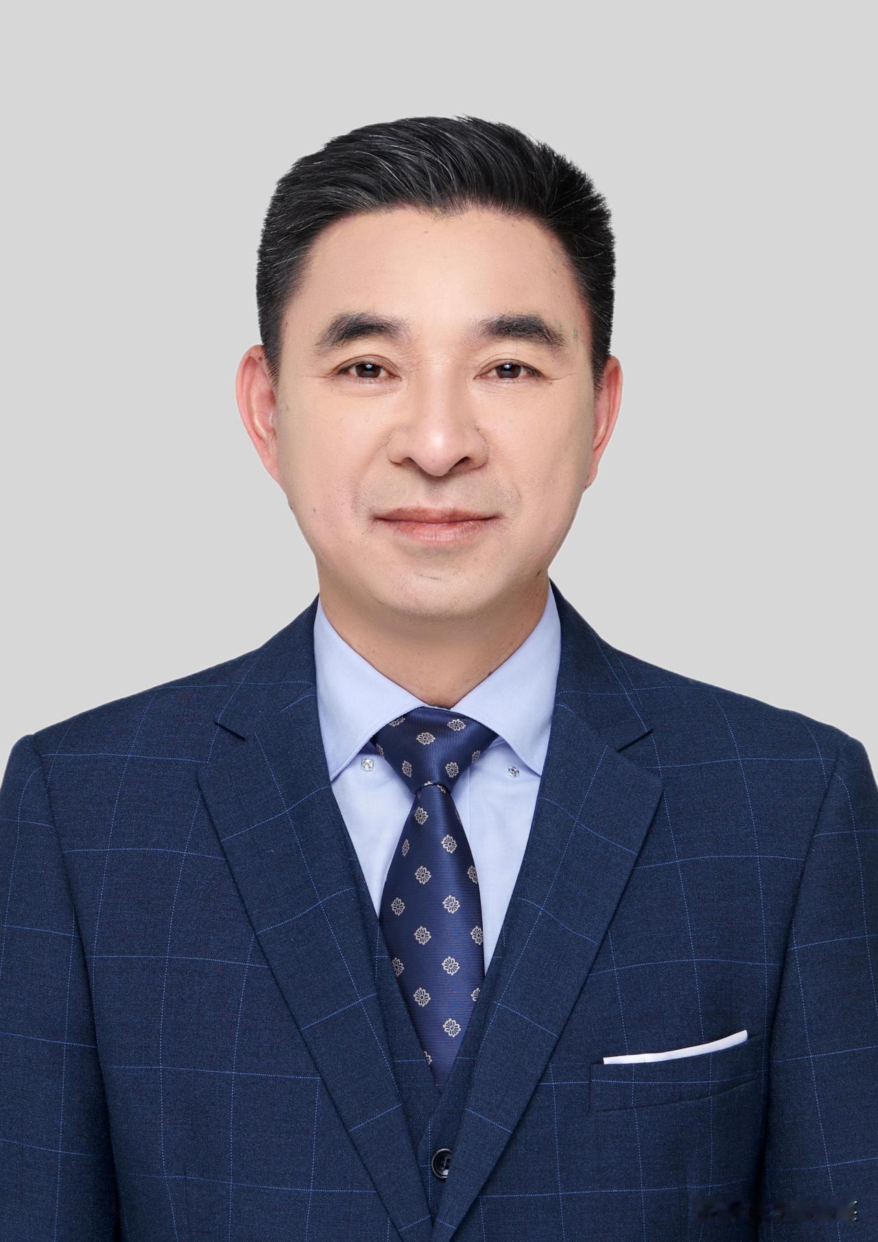 李寿平，1969年出生，湖南邵东人。1993年湘潭师范学院历史系毕业1998