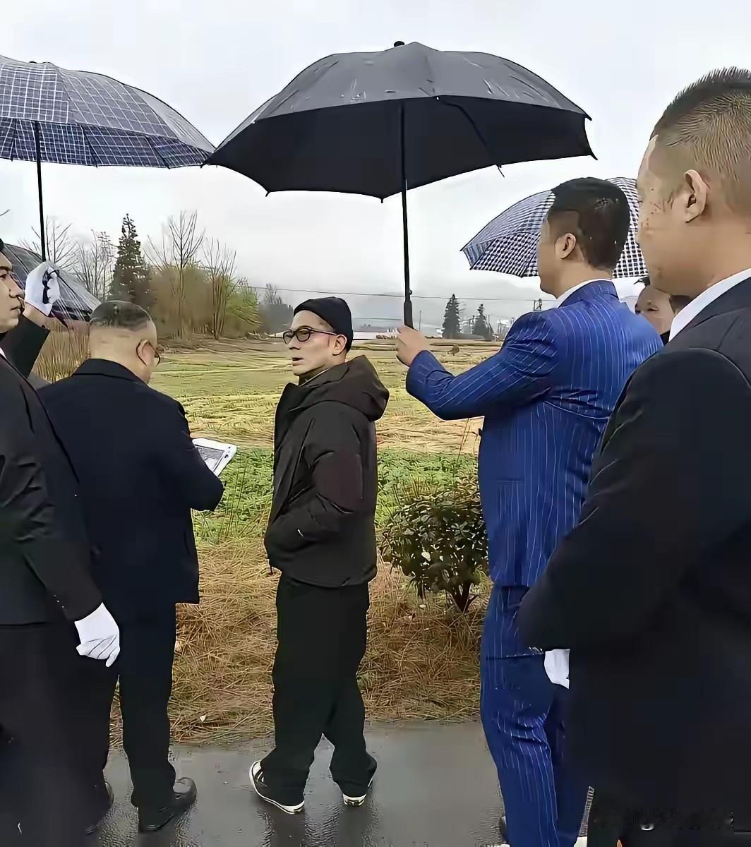 郭富城和以前完全不一样了，颠覆了我对他以前的印象，记得在上个世纪90年代的时候，