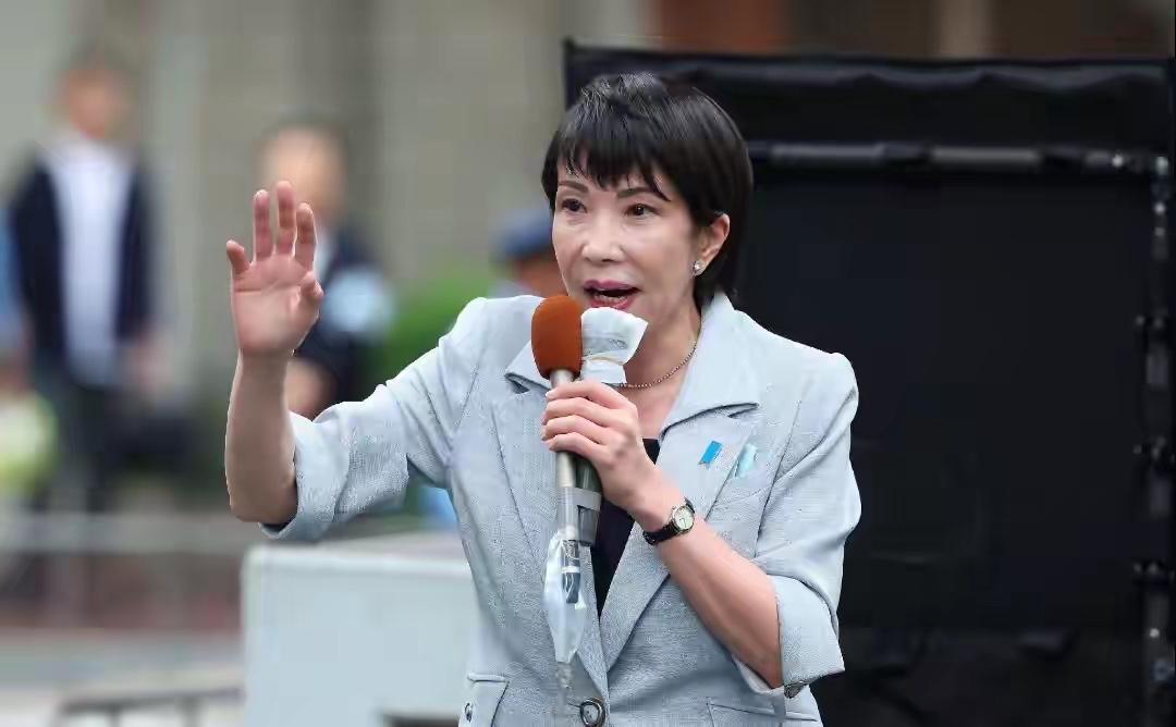 高市拦不住，解放军准备绕岛？日本这才回过味，中方热线已拨不通日本政坛彻底慌了