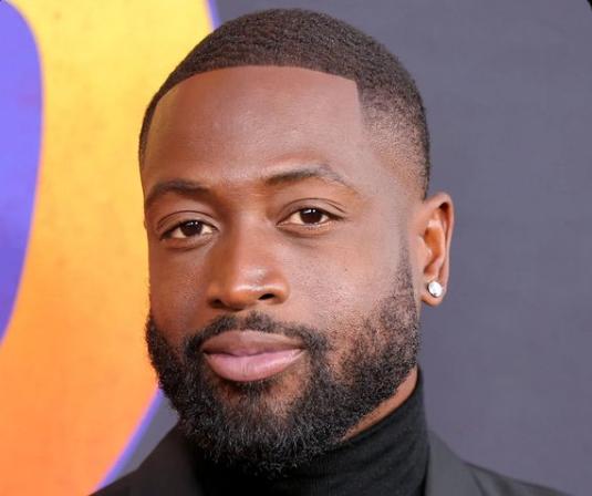 名嘴克莱曼：“科比-布莱恩特比德怀恩-韦德强的唯一原因就是他高了两英寸。韦德身高