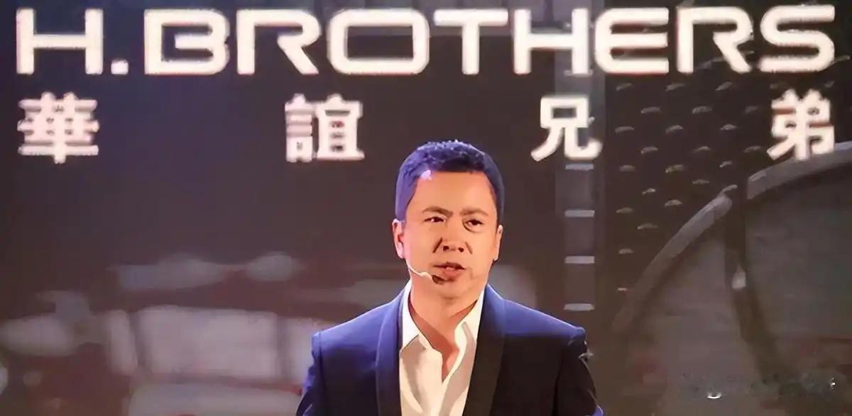 家道中落后，王文也气质剧变！公主沦落吃路边摊，穷果然不养人