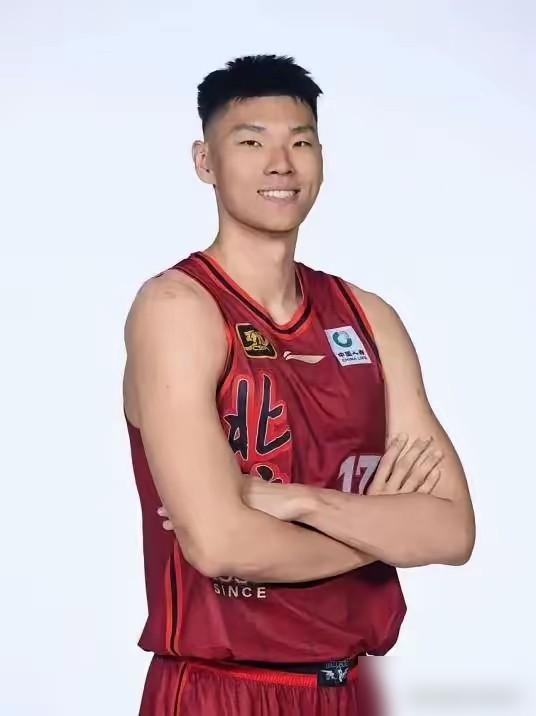 北京球员范子铭，在新疆打出身价后，被当时的北京总经理秦晓雯为了阻止范子铭加入广东