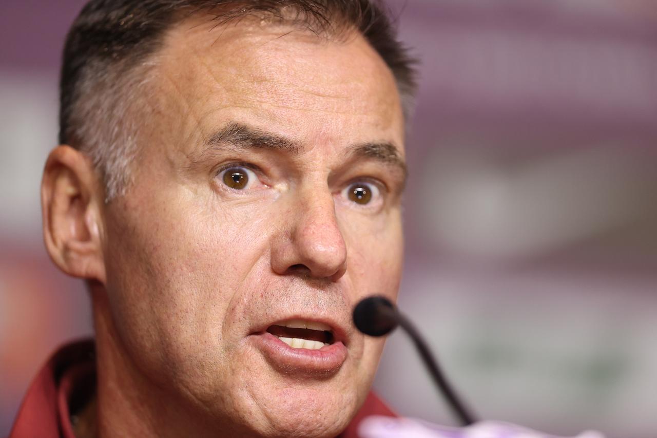 感觉中国足协希望女足国家队保守前行但却没有选一个真正保守的主教练因为针对中