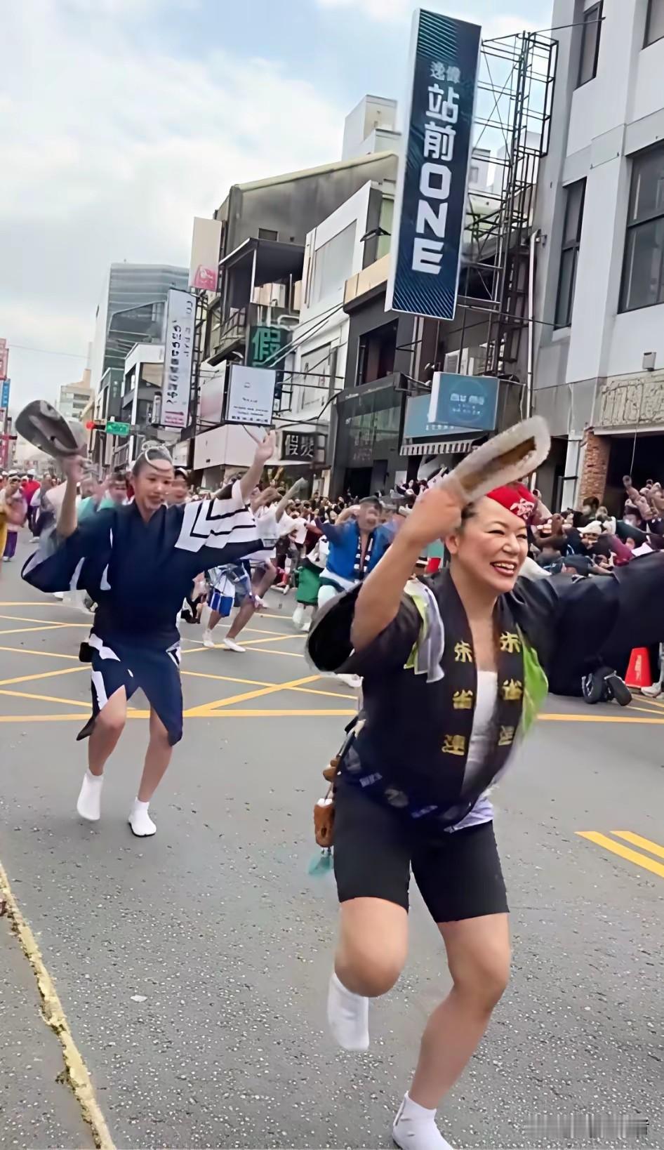 中国台湾桃园市的阿波舞竟然比日本本土还盛行，在台湾让这些深受日本文化侵蚀的人认同