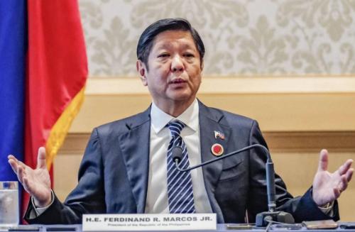 赶紧给菲律宾送油送粮送化肥这话看着像是玩笑，其实说出了一个大实话。南海那边，