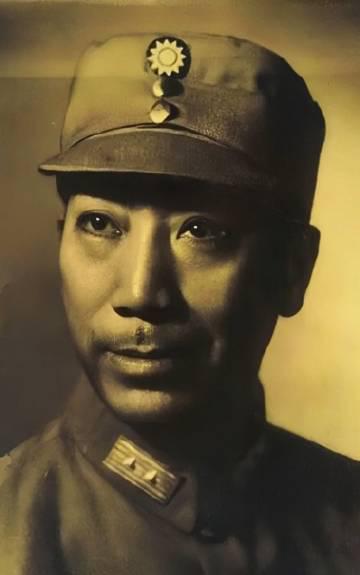 1951年，南京8个农民，花了7天，砸开了戴笠的墓，还把他仅剩的挫骨扬灰，毛主席