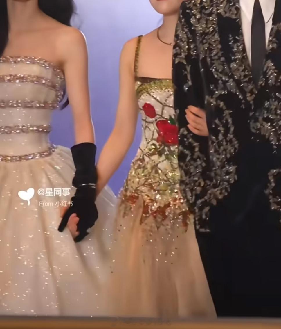 尖叫之夜内场cp乱炖不仅沉默而且幽默哈哈哈哈哈哈哈哈哈哪个天才想出来的三人