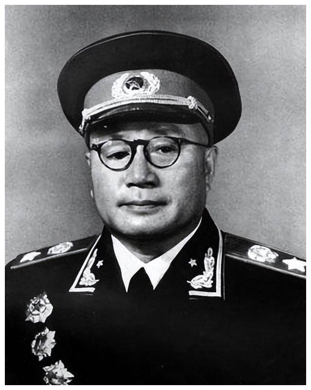 🌞作为淮海战役总指挥，以60万战胜80万的战争奇迹，刘伯承本应对此战感到万