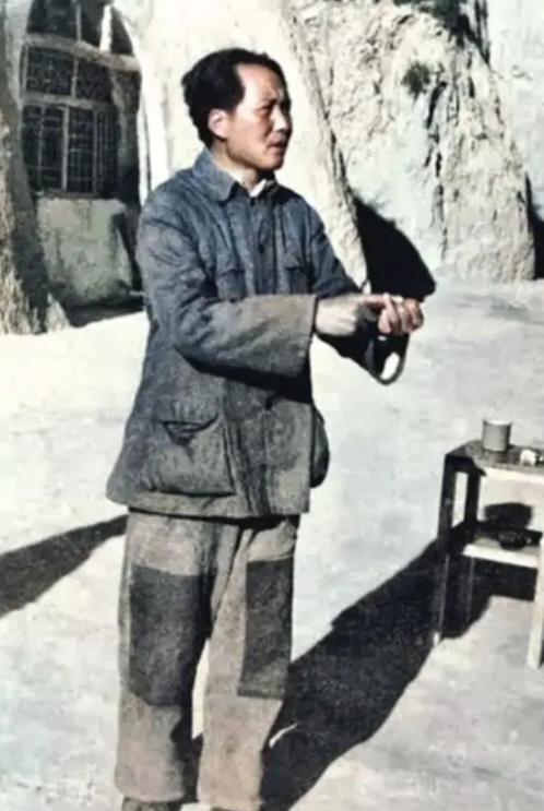 毛主席为人随和洒脱，却有固定的习惯。1、抽烟，只用火柴，从不用打火机；2、不