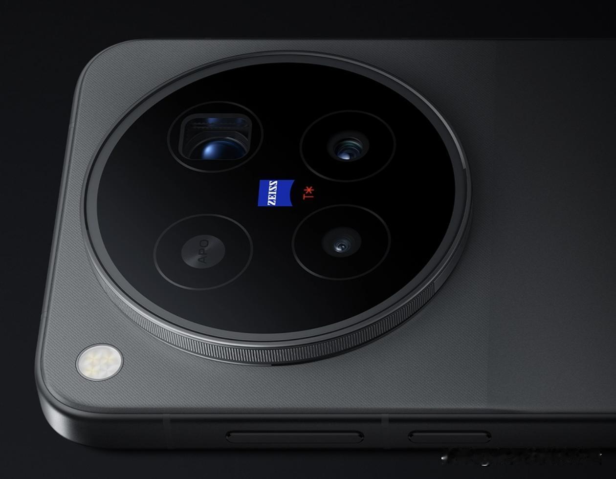 2018年，iPhoneXS，4G内存，安卓旗舰6G起步2022年
