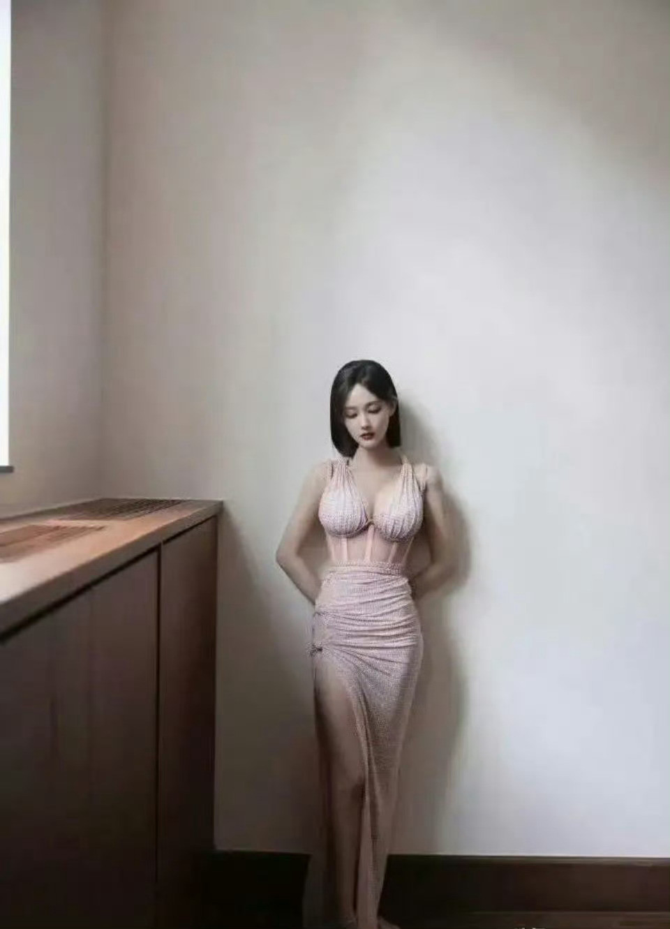 李一桐，让人不敢相信的身材！​​​