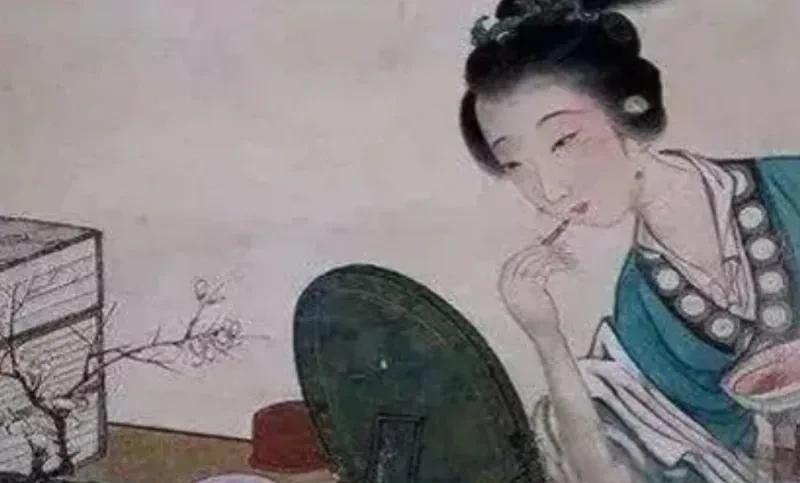 1988年9月，江西德安县出土了一女尸，当考古人员小心翼翼地褪下她的衣服时，竟然