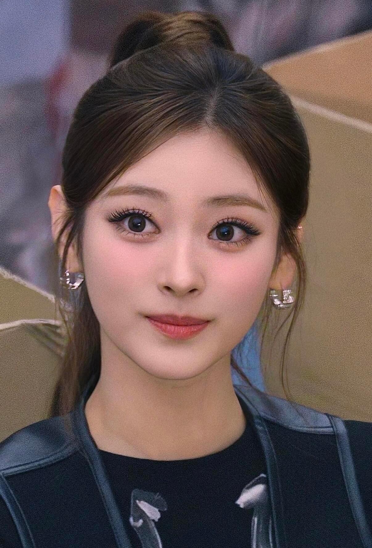 太美了美到语塞五官正值花期暴烈绽放的感觉….🌺​​​