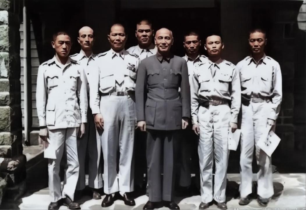 解放后损失最大俘虏逃跑事件，劫走一架飞机带走3名我军中层干部。1949年10月，