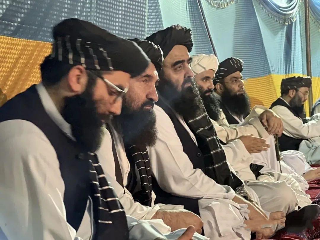 中国邻国塔利班对巴基斯坦，从“代理人对抗”，巴方打击境内恐怖组织，阿塔暗中支持巴