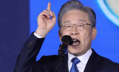 就在李在明还在为“不参加阅兵”找借口时，我们中方，突然干了一件让他后背发凉的事。