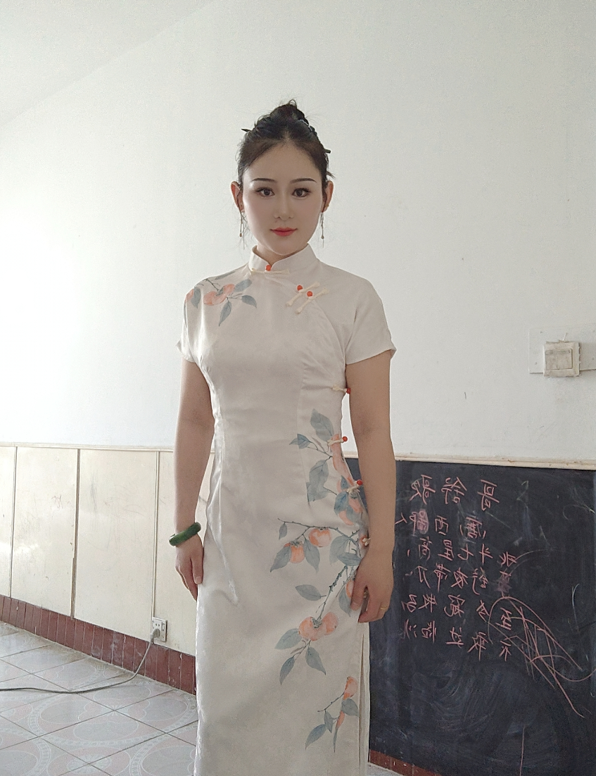 老公给买的衣服，不敢穿出去