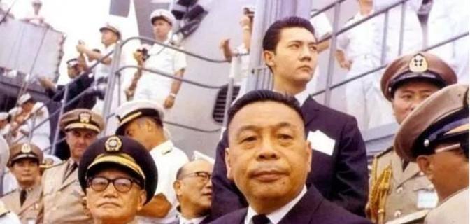 1970年4月，蒋经国窜访美国，当其从车里下来，准备进入布拉萨酒店时，混在人群中