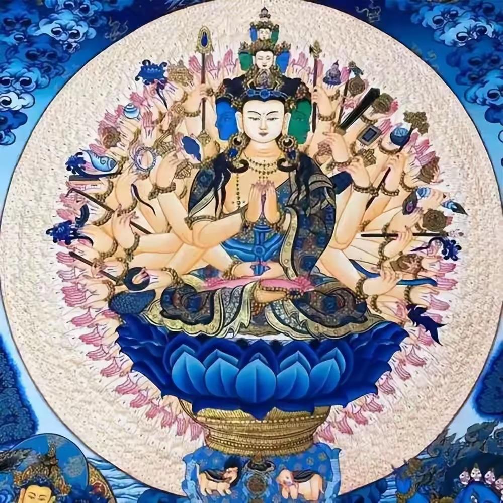 你们看观音菩萨的雕像为什么常常是千手的？观音这个‘人’不可能有一千个手臂。但为了