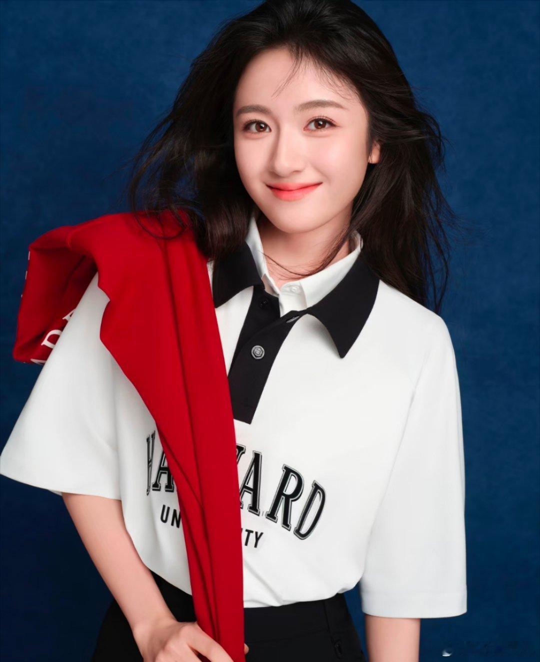 1、金晨是会把某个大IP电影的票房也算在自己头上的，因为她参与了配音，这也是她非