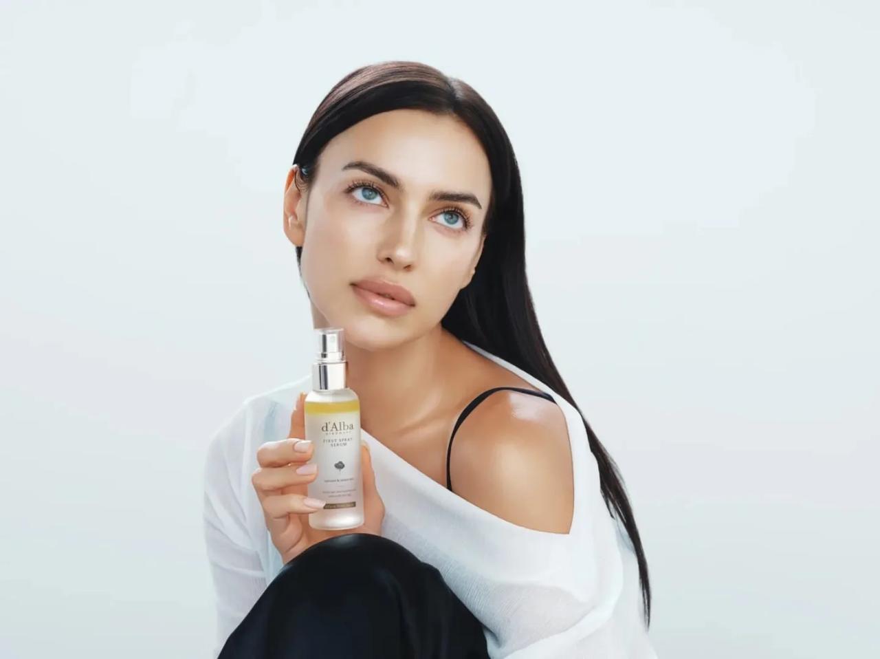 超模伊莲娜irinashayk最近带女儿出去度假了