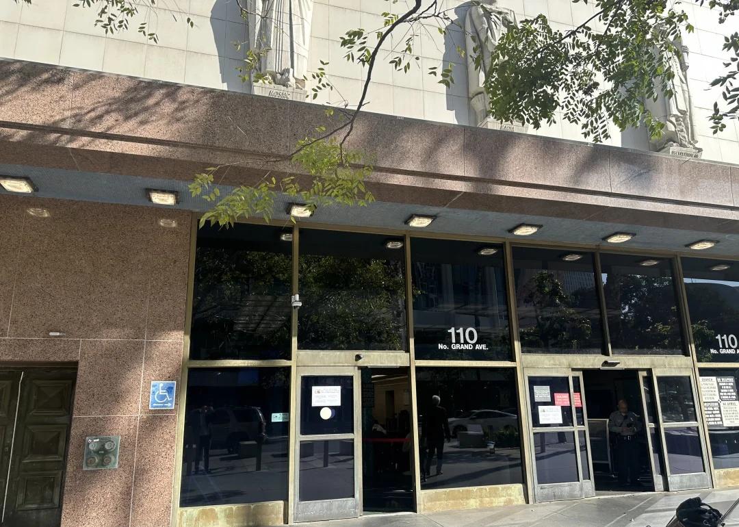 真的挺为洛杉矶餐馆老板着急的今天洛杉矶法院参加庭前和解会议。一对美食烤肉店餐馆
