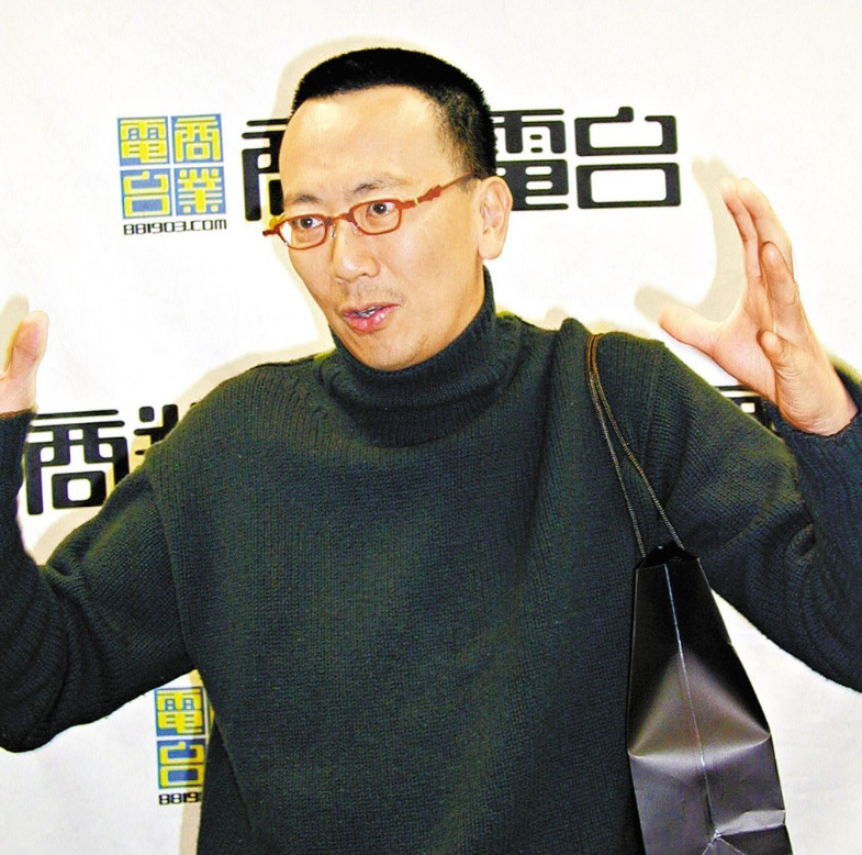 郑丹瑞于1978年从商业电台转战丽的电视，1983年再获邀加盟香港电台后，