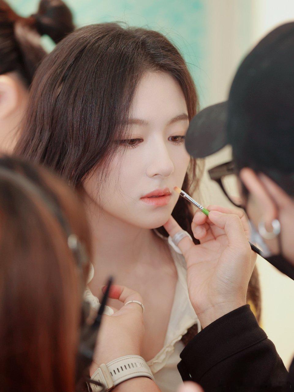 #李兰迪#在夏天和秋天来回切换👣💧​