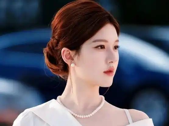 赵露思，玩疯了！前期和陈伟霆合作的《许我耀眼》爆火，引发大家的关注。这一